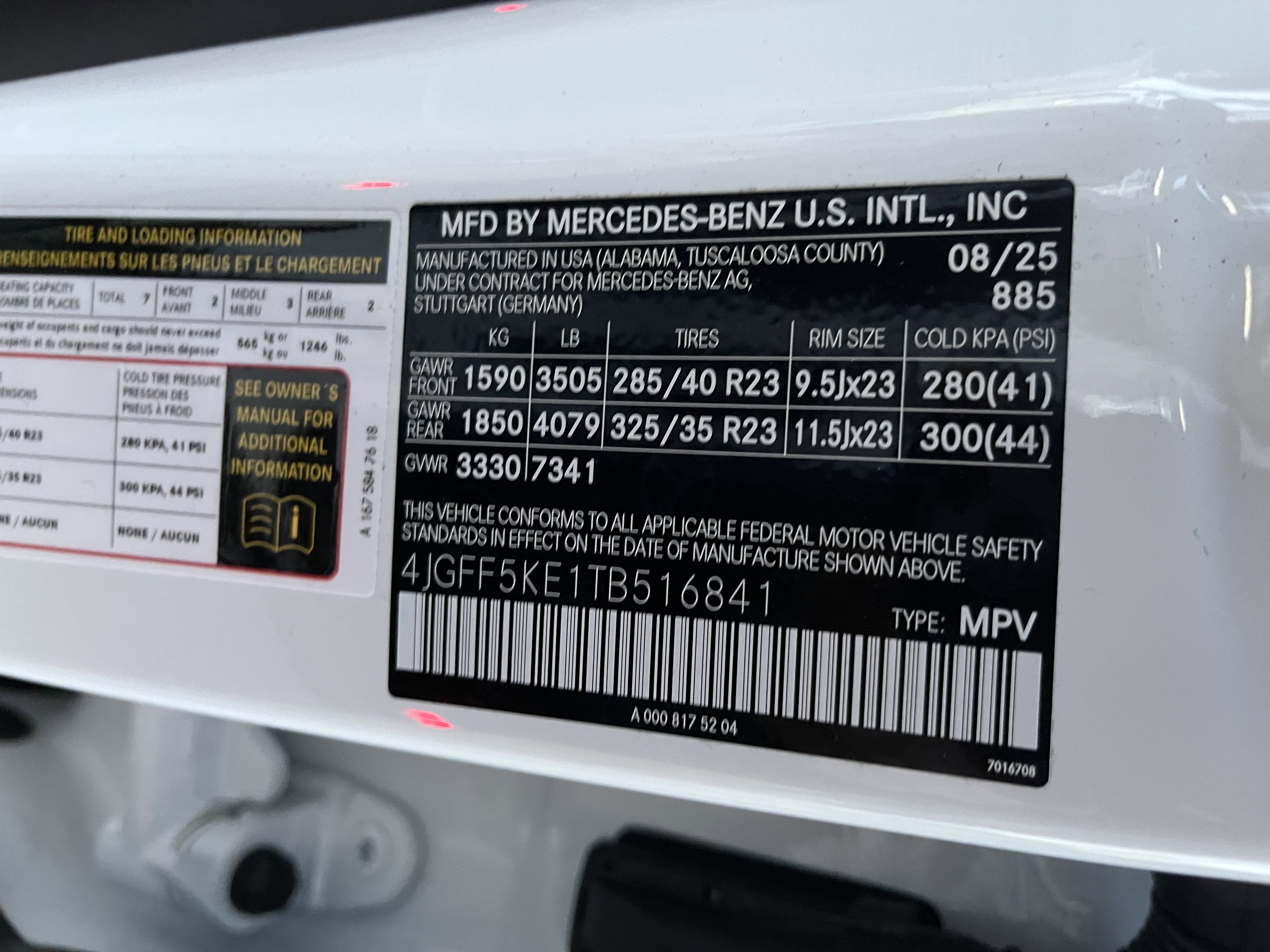 New 2026 MANUFAKTUR Moonlight White Metallic Mercedes-Benz GLS 450 image 34