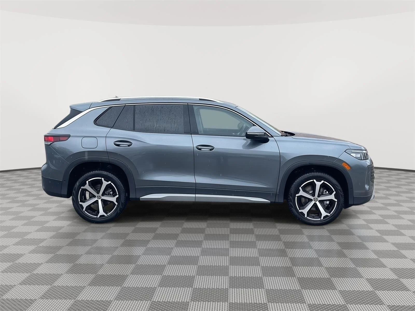 New 2026 Platinum Gray Metallic Volkswagen SE image 4