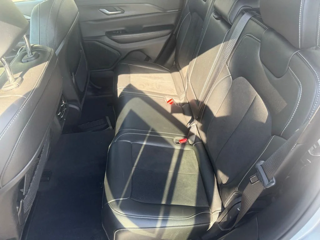 Used 2024 Silver Jeep Altitude X image 34