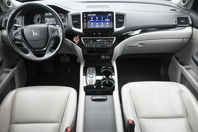 Used 2020 Obsidian Blue Pearl Honda RTL-E image 21