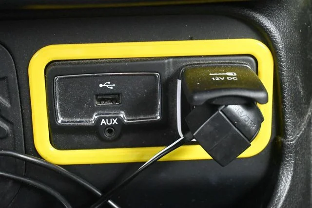Used 2017 Blue Jeep Latitude image 29