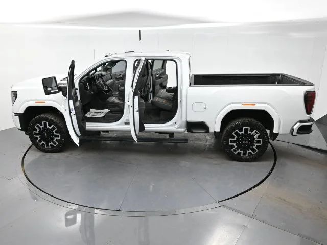 Used 2024 Summit White GMC AT4 image 41