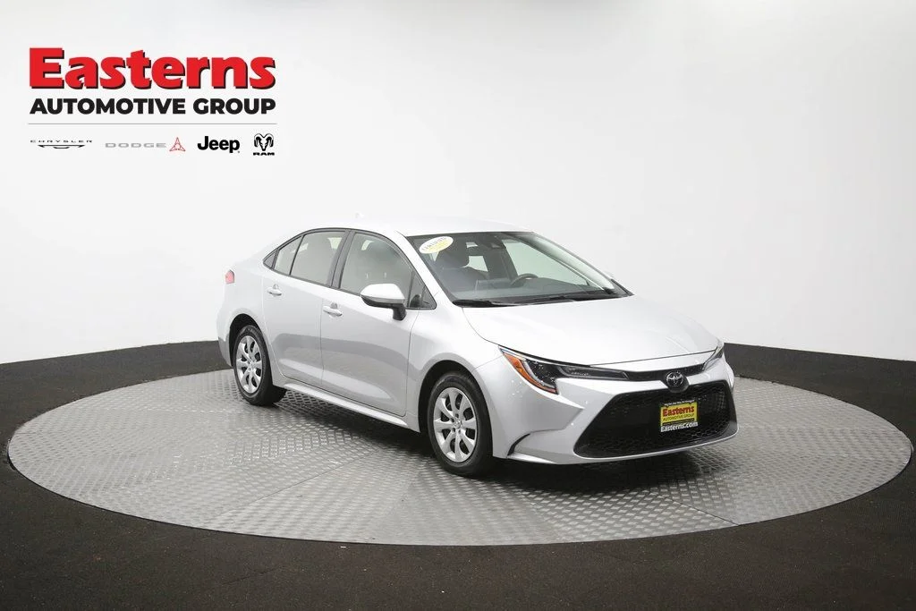 Used 2021 Silver Toyota LE image 65