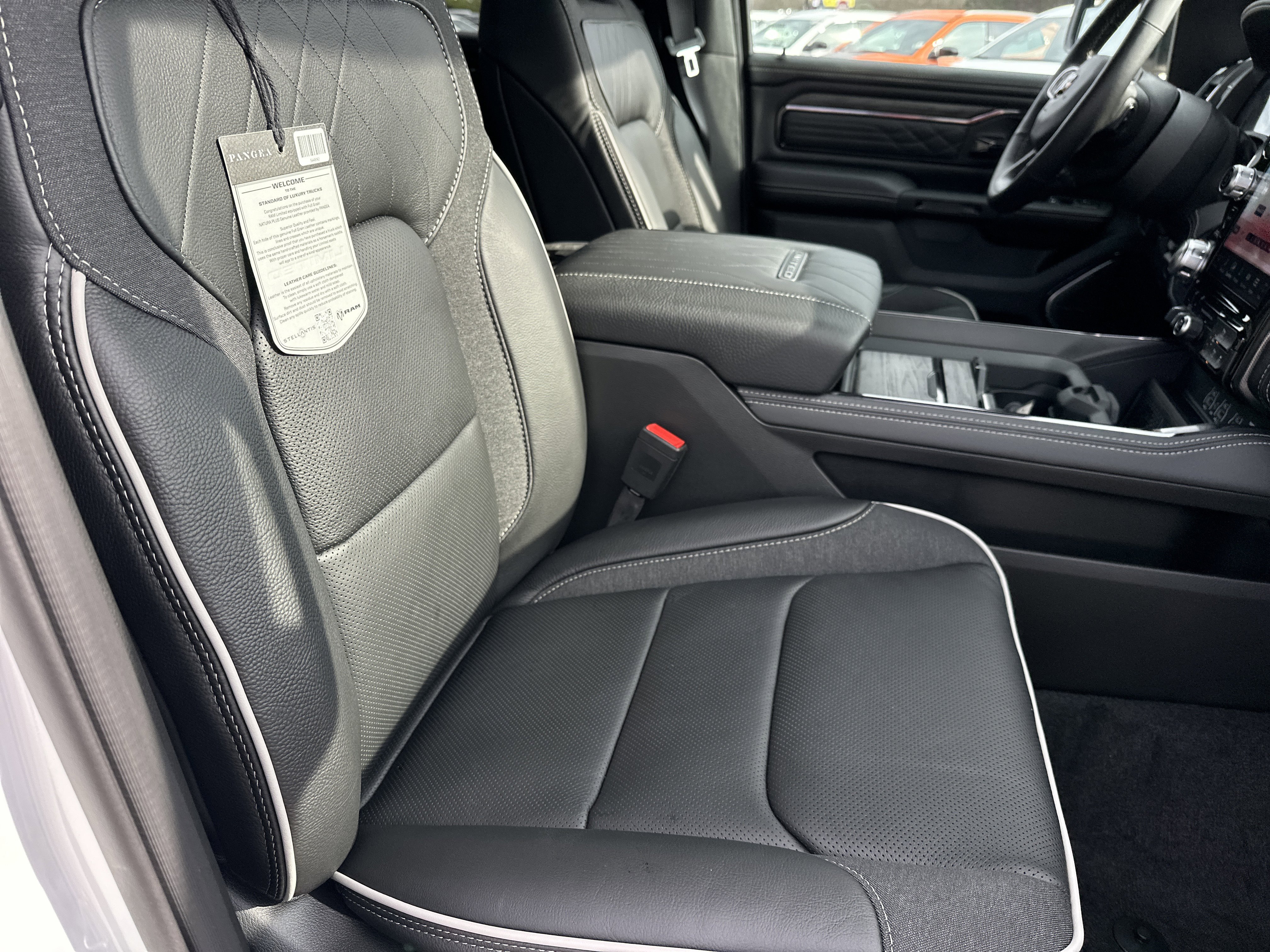 2026 RAM 1500 Limited - Photo 14