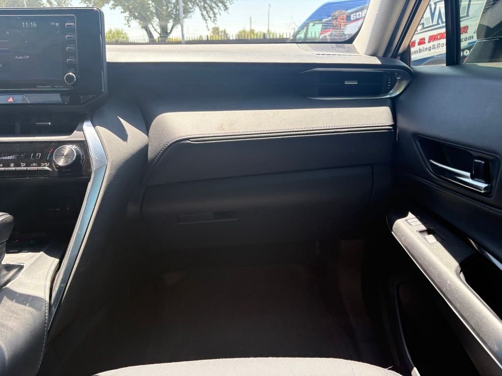 Used 2022 White Toyota LE image 6
