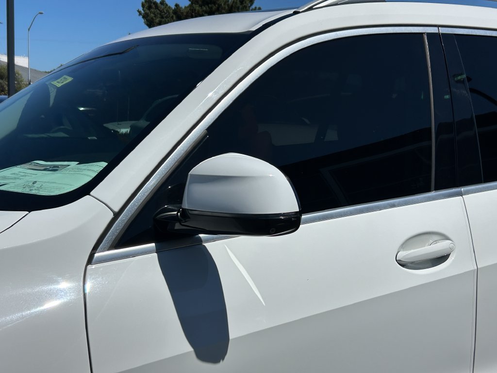 Used 2021 Alpine White BMW xDrive40i image 10