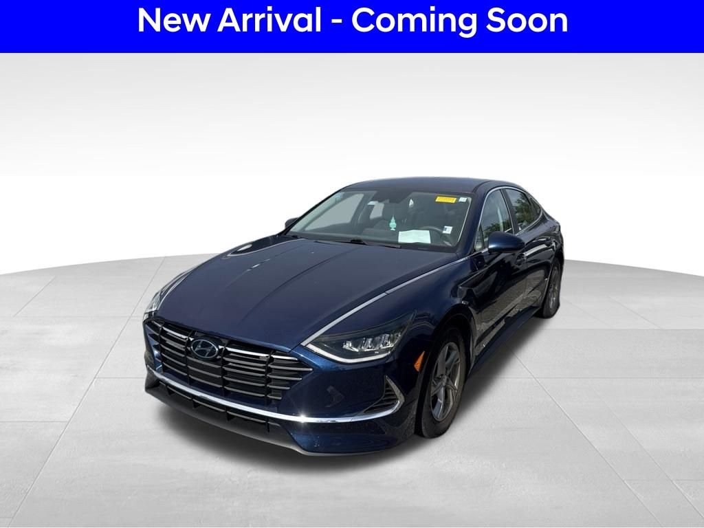 Certified Used 2020 Blue Hyundai SE image 1