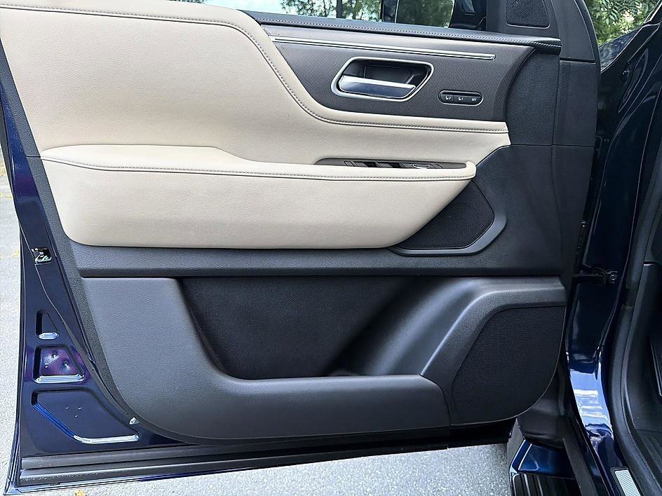 Certified Used 2025 Grand Blue INFINITI PURE image 4