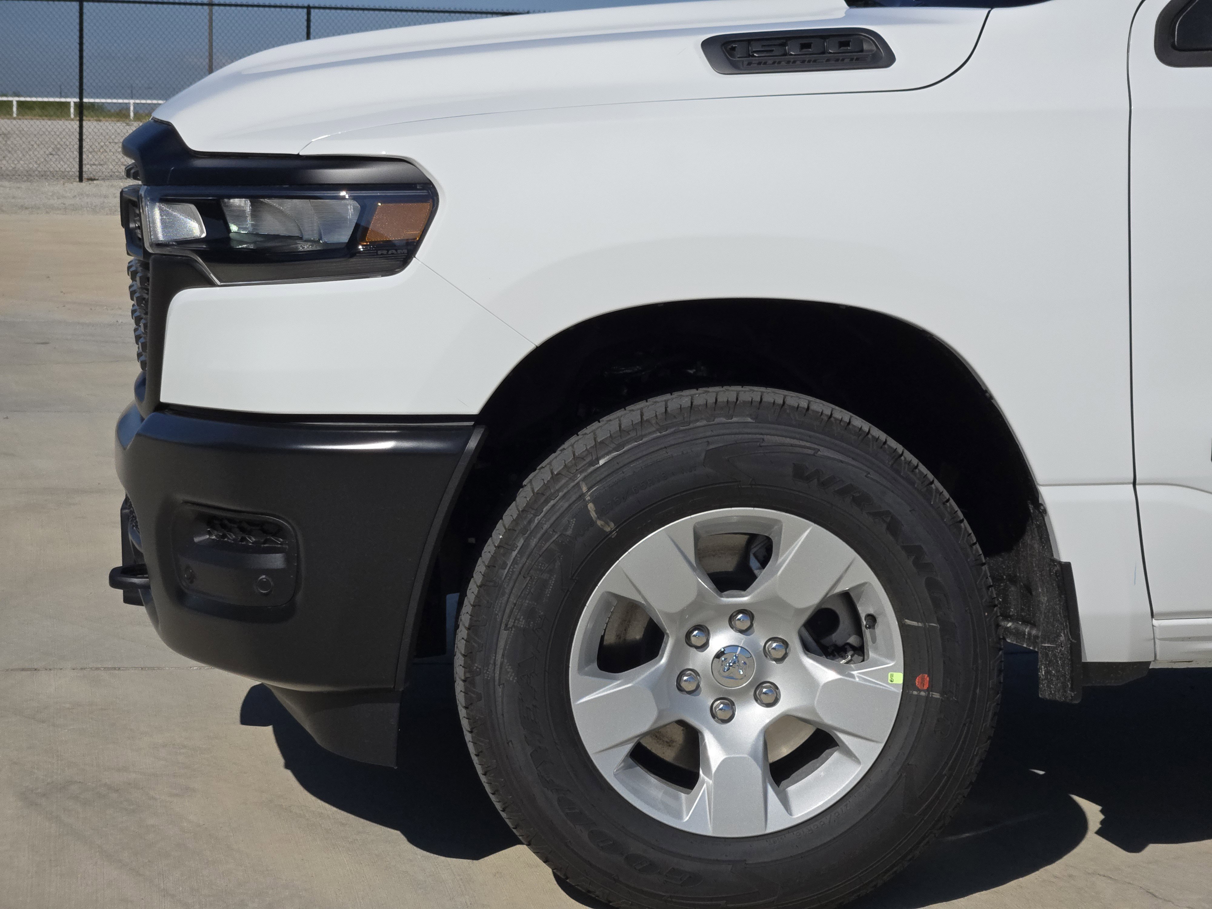 New 2026 Bright White Clear-Coat Exterior Paint RAM Tradesman image 6