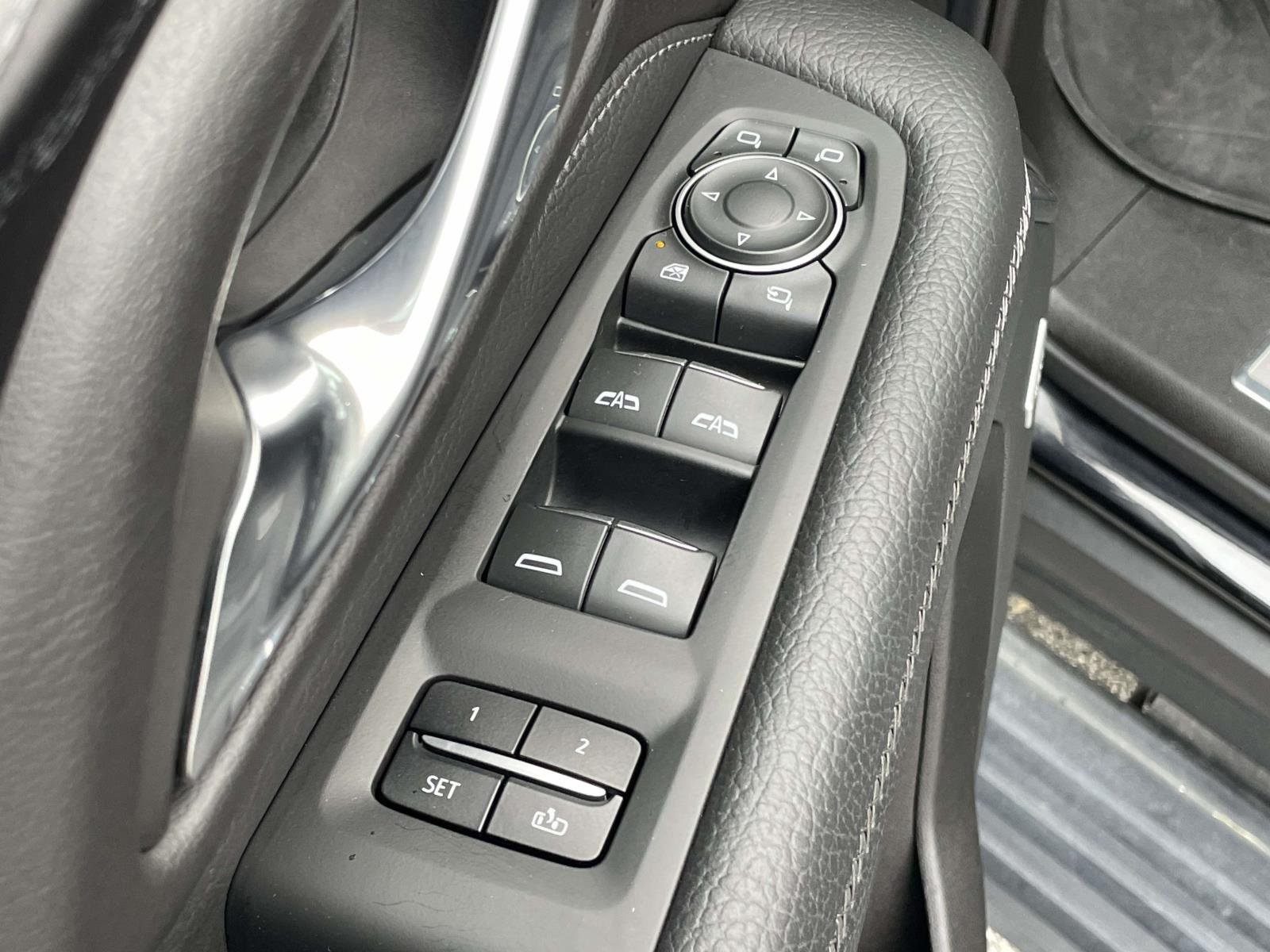 Used 2021 Onyx Black GMC Denali image 6