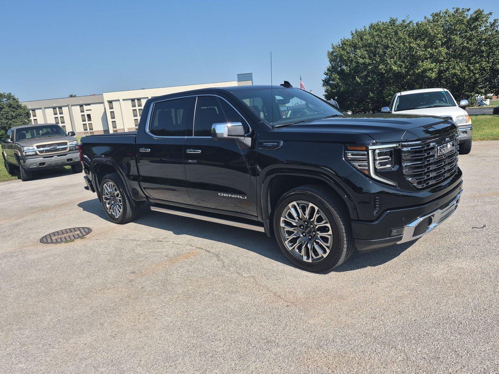 Used 2026 Onyx Black GMC Denali Ultimate image 7
