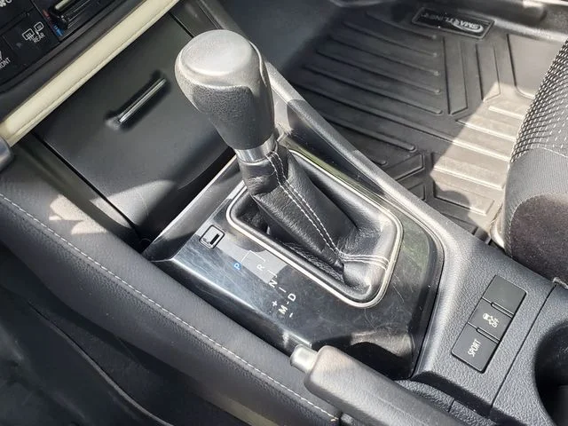 Used 2018 Red Toyota Base image 27
