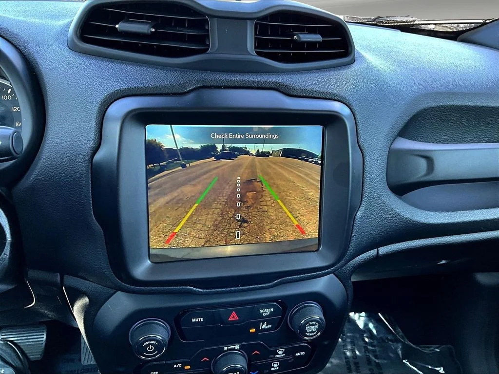 Used 2023 Gray Jeep Latitude image 16