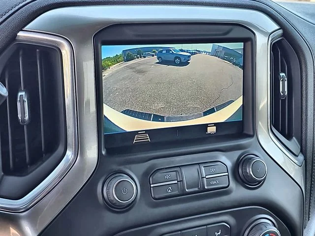 Used 2022 White Chevrolet LT image 25