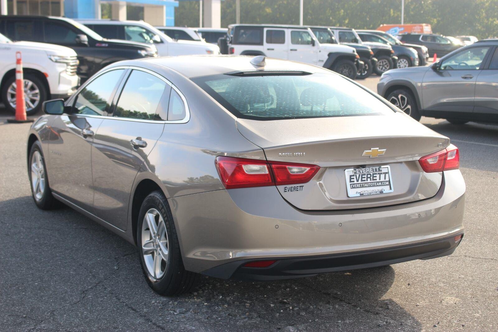 Used 2024 Mineral Gray Metallic Chevrolet 1LT image 5