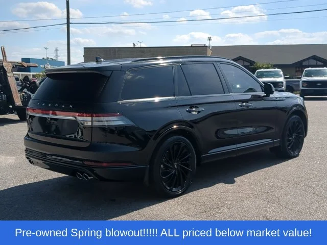 Used 2024 Black Lincoln Reserve image 13