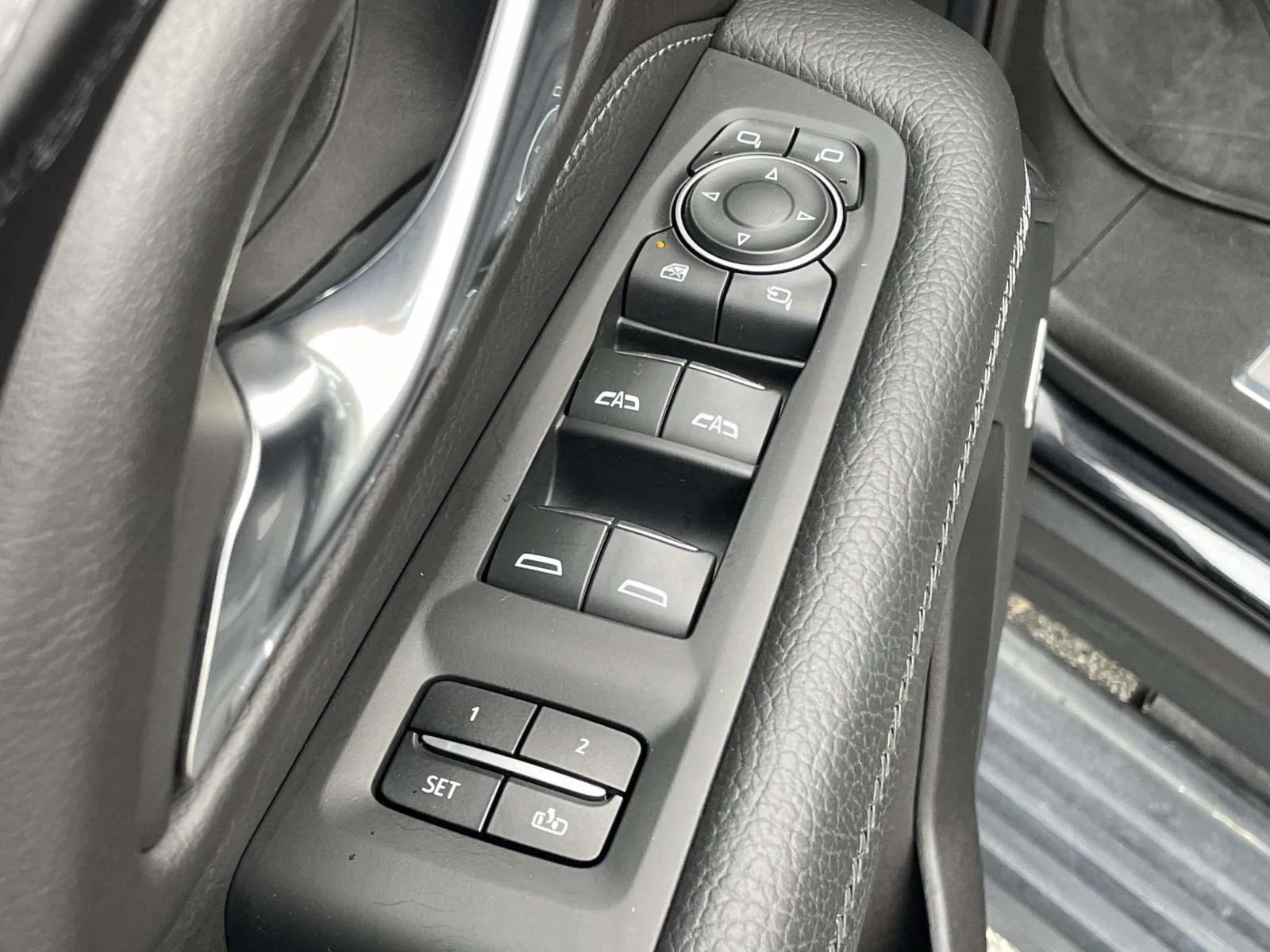 Used 2021 Onyx Black GMC Denali image 6