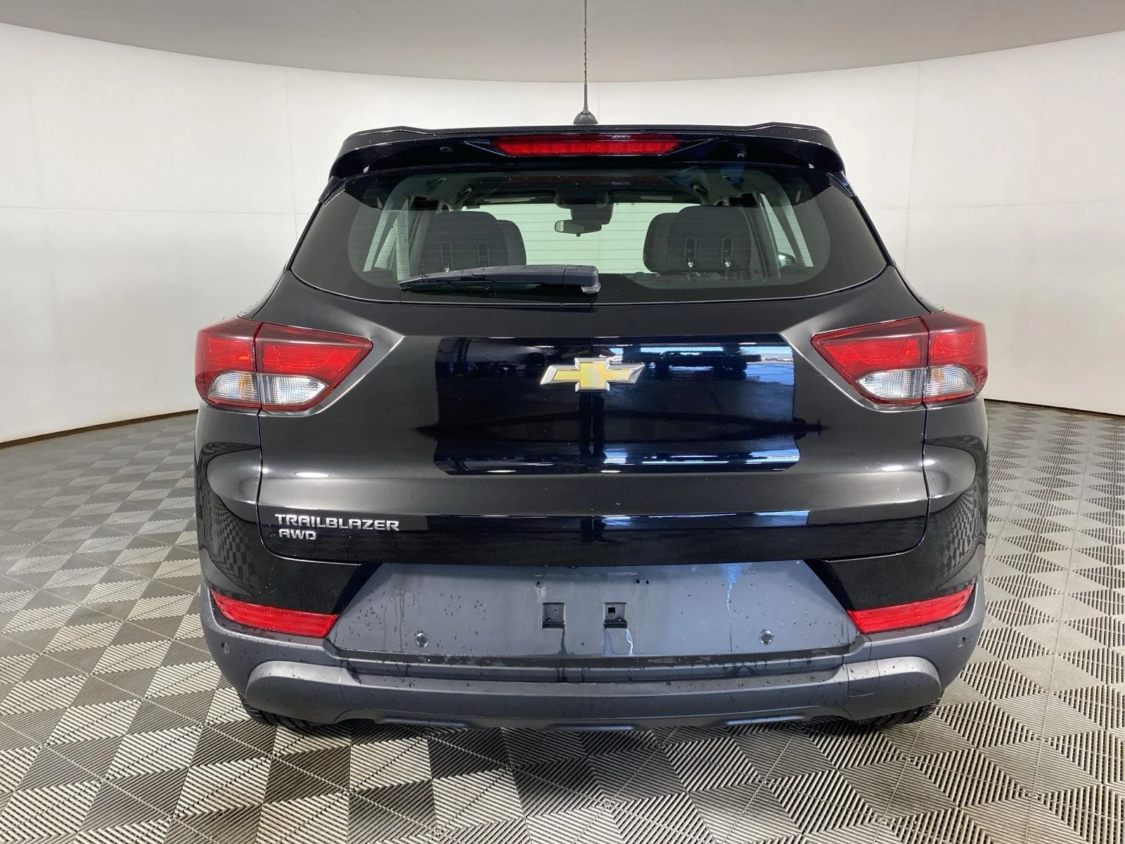 Used 2022 MOSAIC BLACK METALLIC Chevrolet LS image 6
