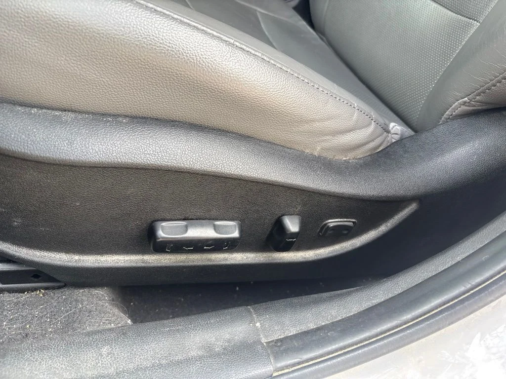 Used 2015 Shale Gray Metallic Hyundai Limited image 11