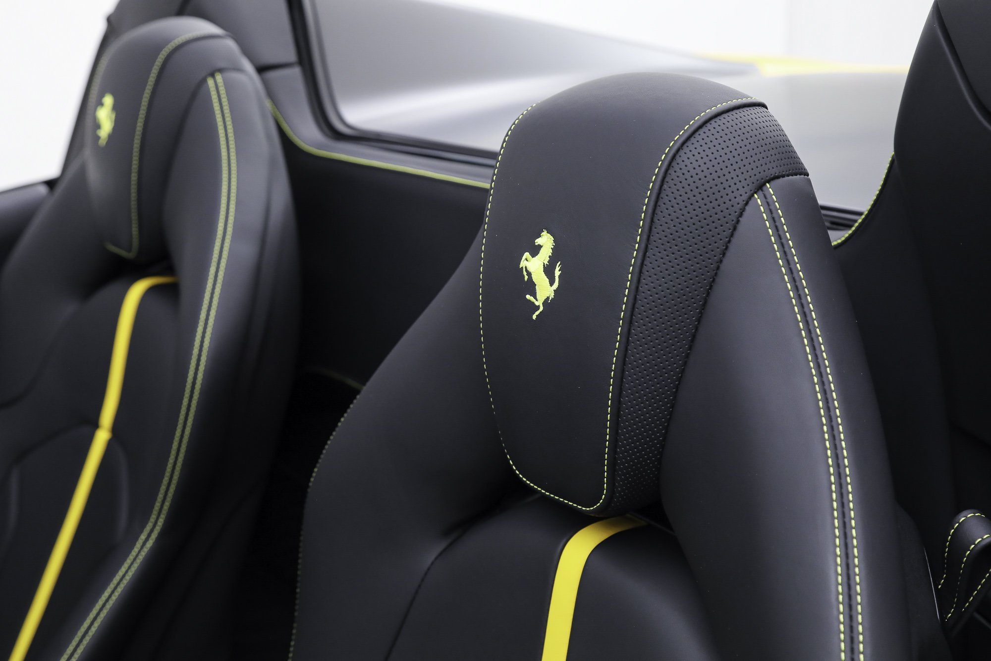 Used 2022 Yellow Ferrari  image 39