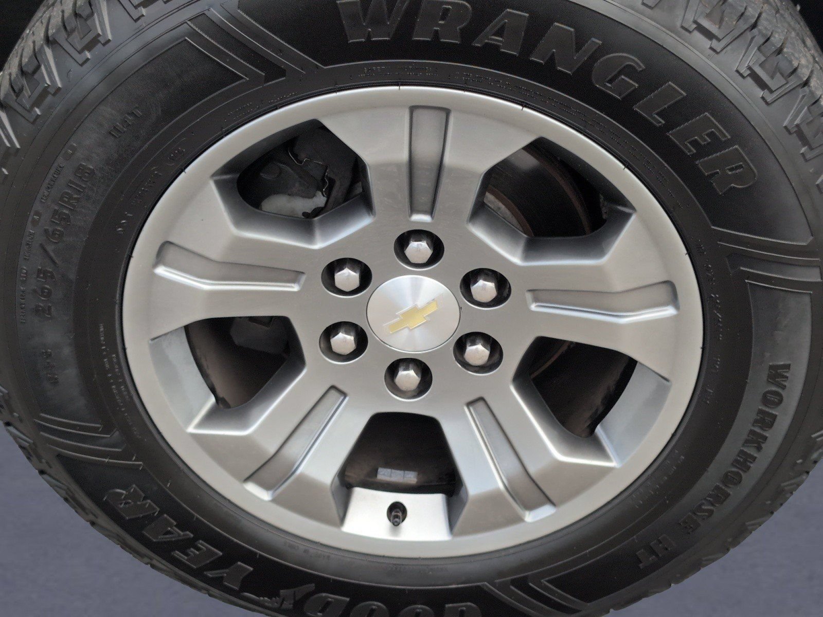 Used 2020 SHADOW GRAY METALLIC Chevrolet LS image 36