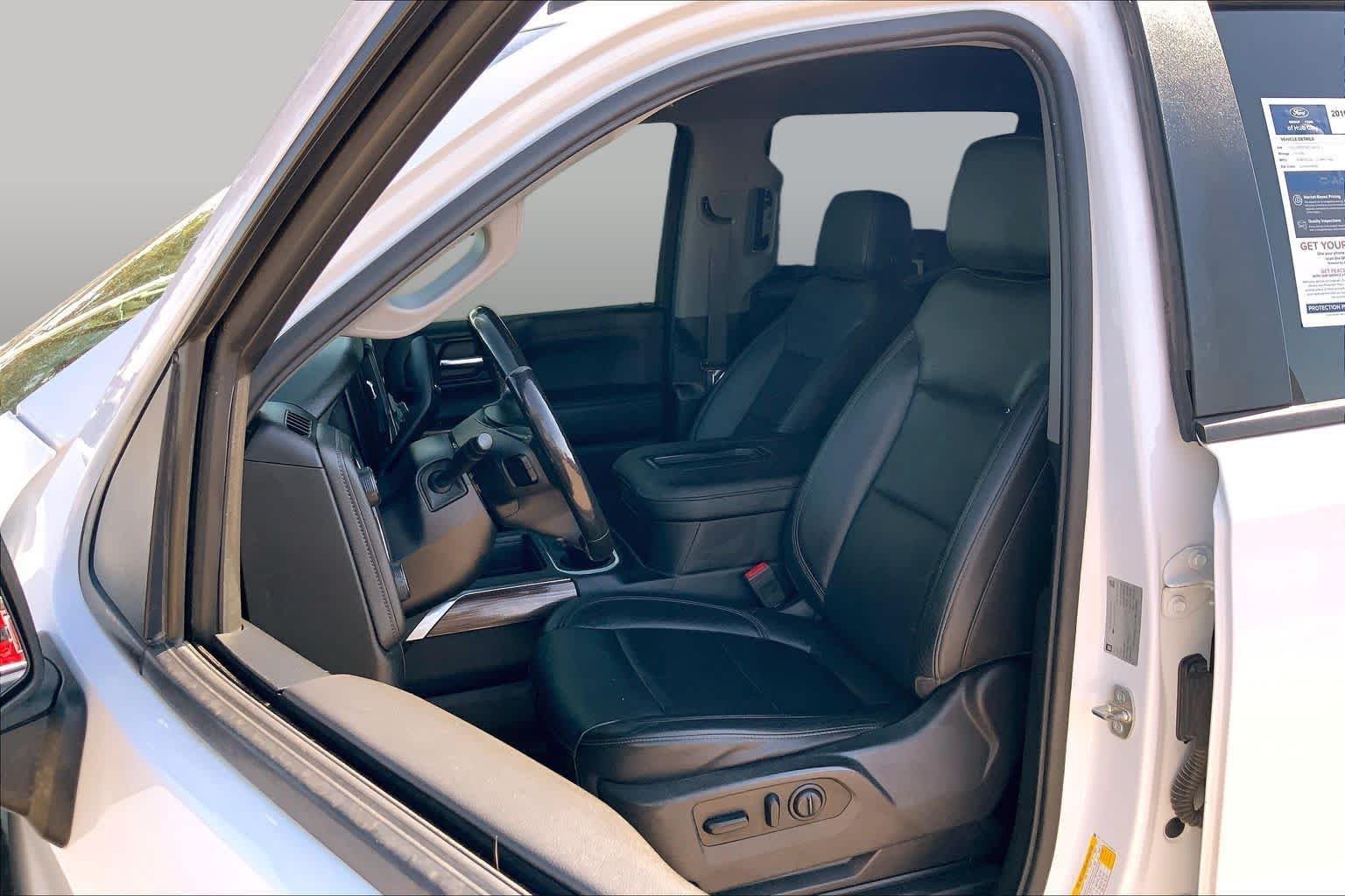 Used 2019 Summit White Chevrolet RST image 8