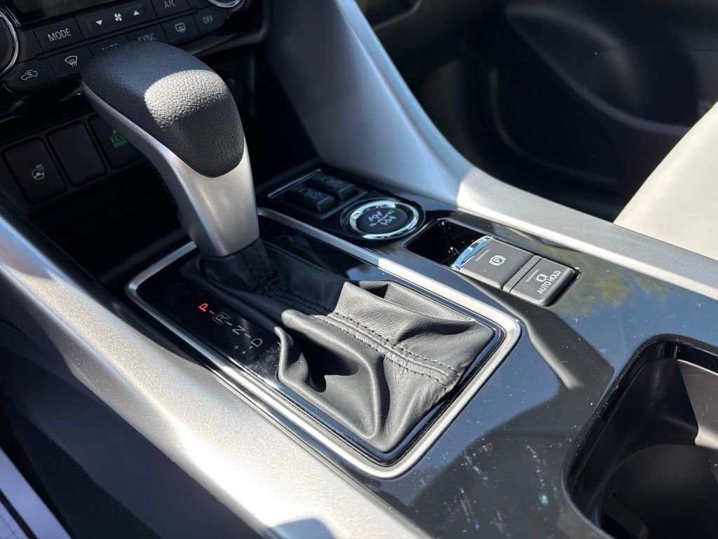 Used 2024 Red Mitsubishi SEL image 14
