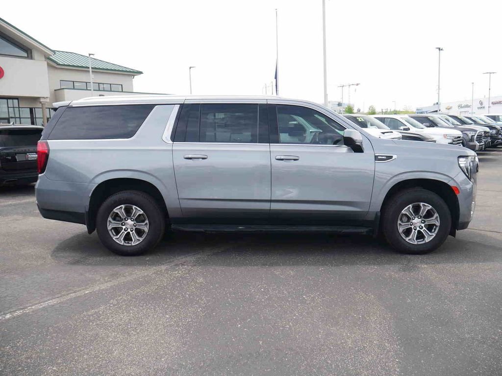 Used 2023  GMC SLE image 22