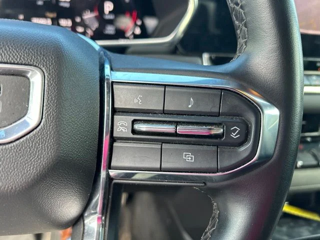 Used 2024 White GMC Elevation image 11