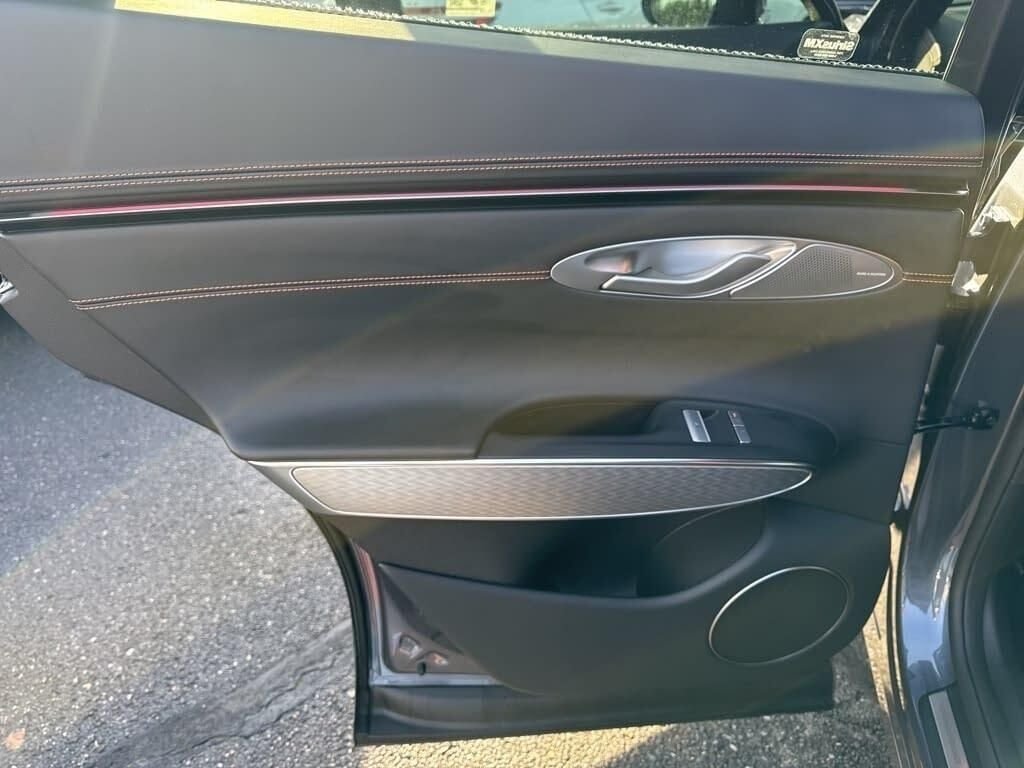 New 2026 Blue Genesis 2.5T SPORT PRESTIGE image 40