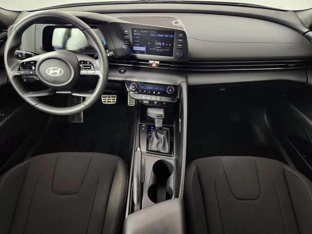 Used 2025 Silver Hyundai SEL Sport image 12