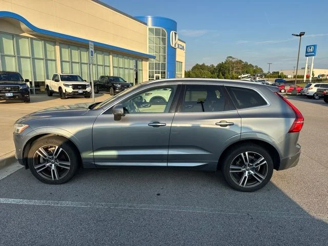 Used 2018 Gray Metallic Volvo T6 Momentum image 5