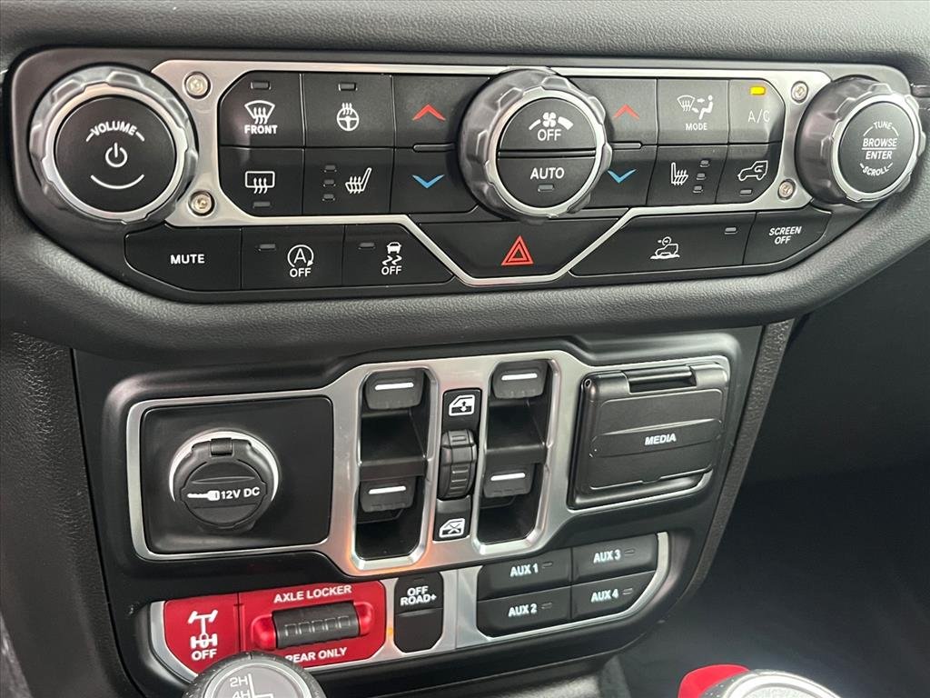 Used 2024 Bright White Clear Coat Jeep Mojave image 17