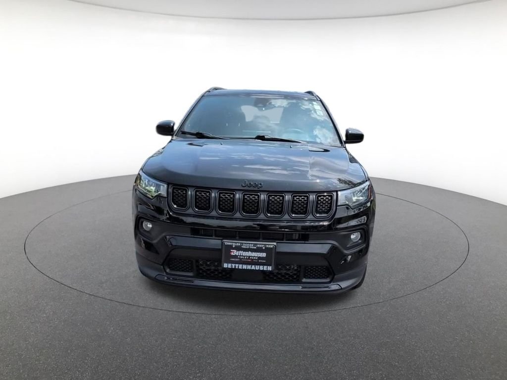 Certified Used 2023 Diamond Black Jeep Latitude image 16