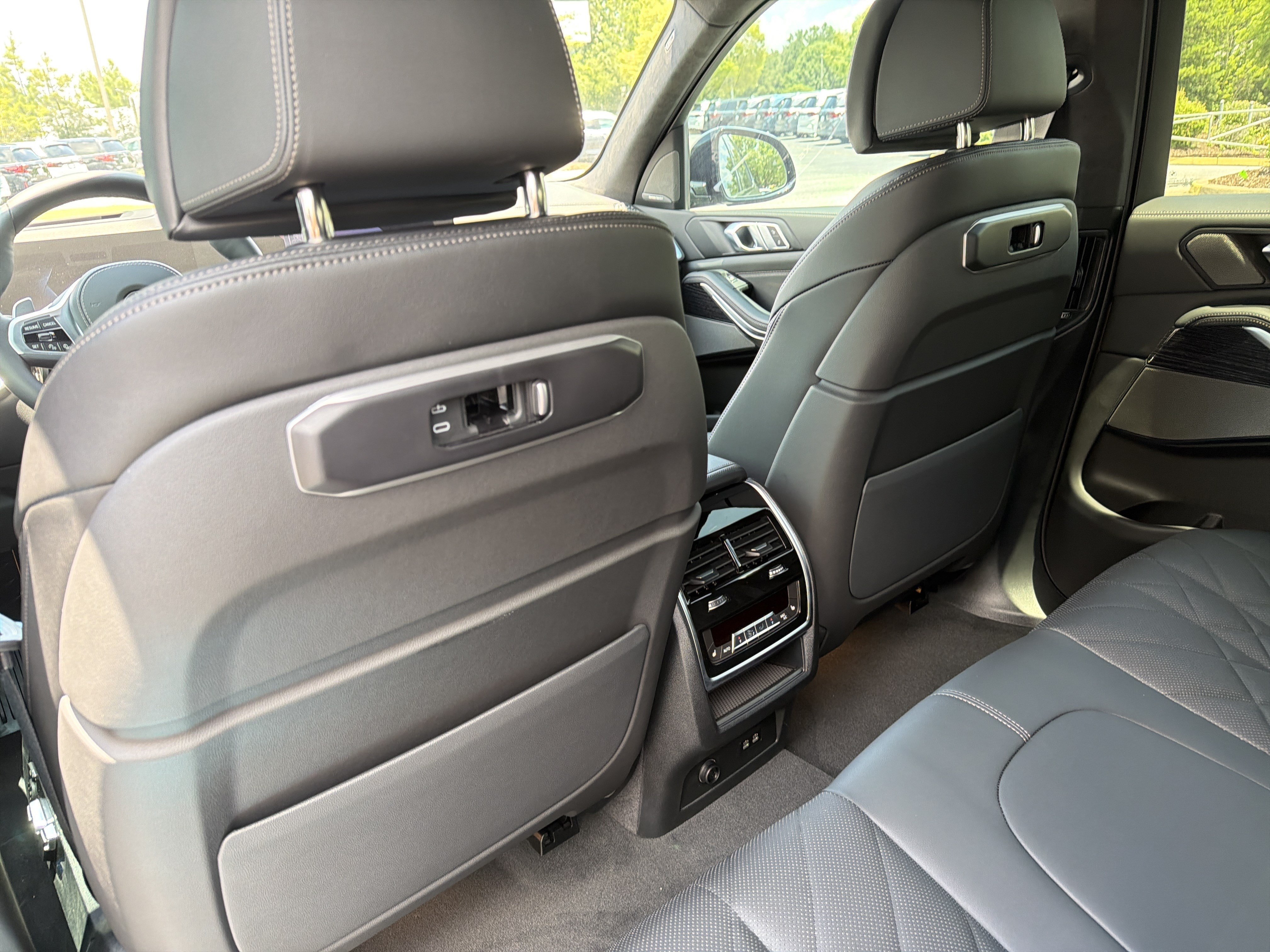 New 2026 Manhattan Green Metallic BMW sDrive40i image 20