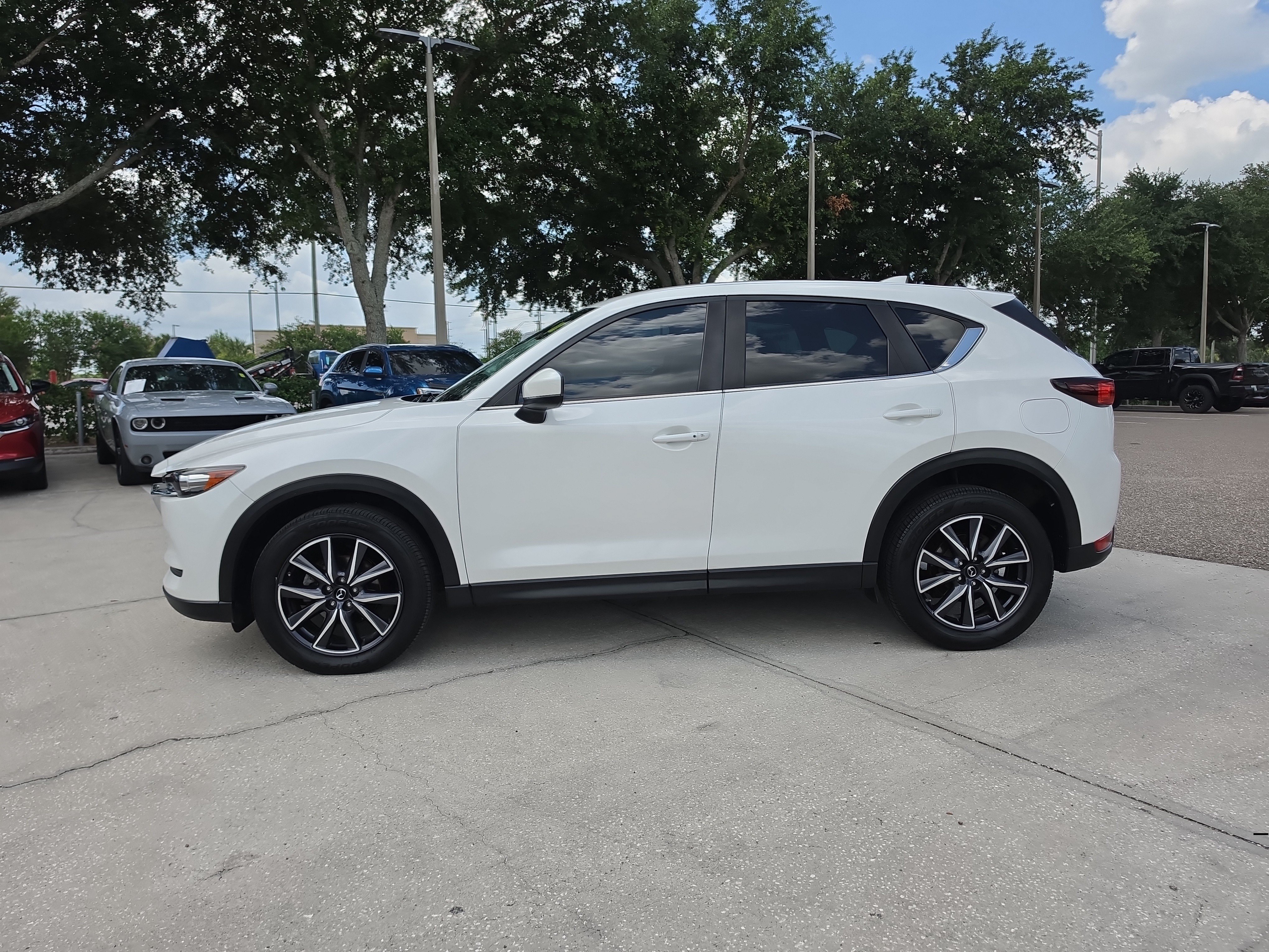 Used 2018 Snowflake White Pearl Mica Mazda Touring image 5