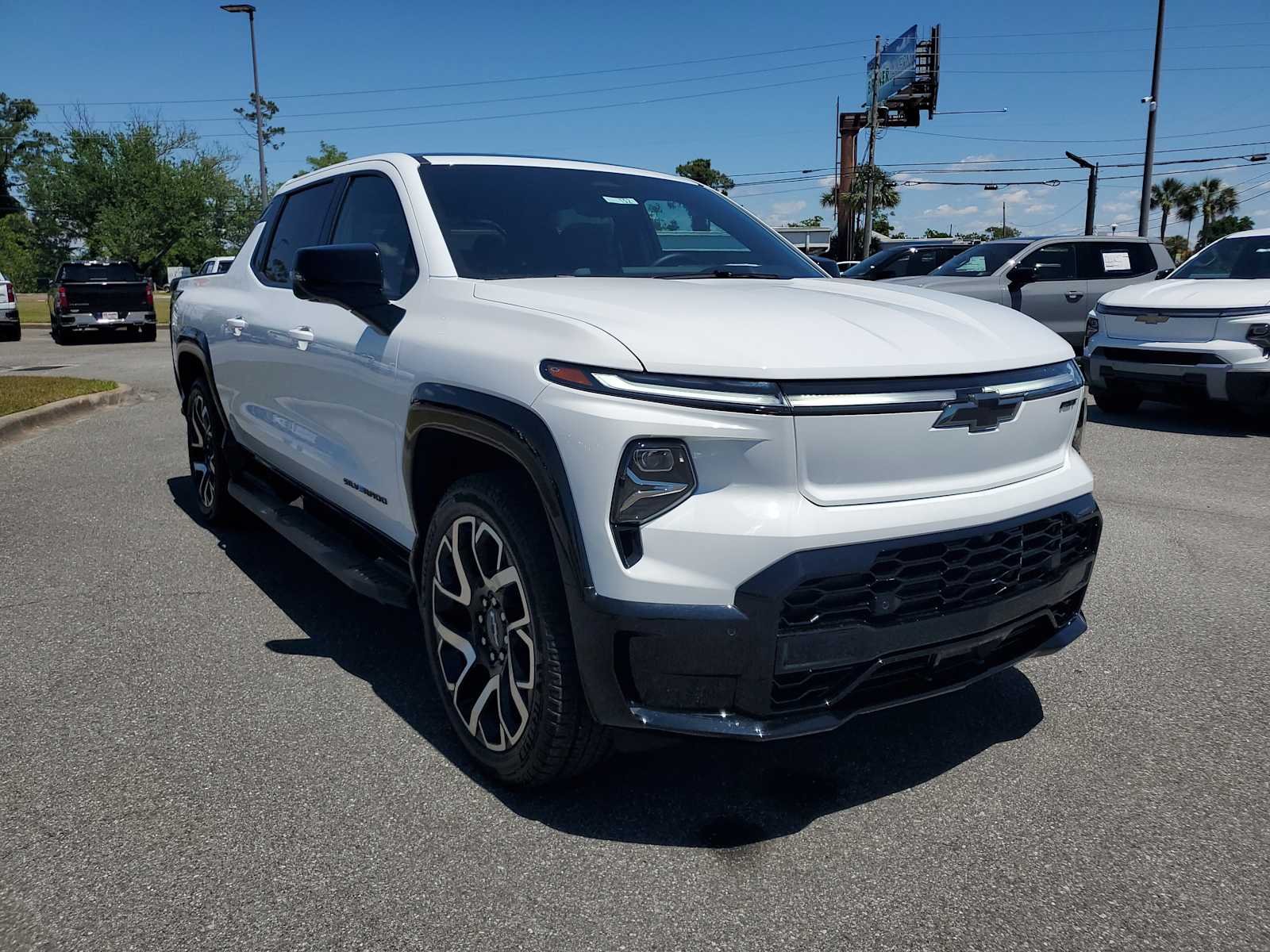 2024 Chevrolet Silverado EV RST - Photo 8