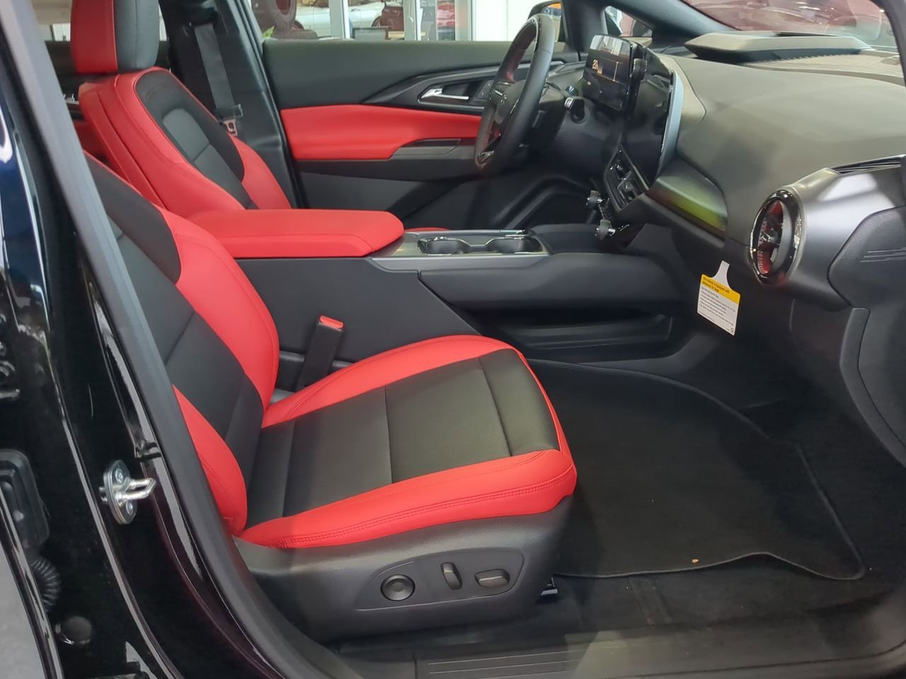 2026 Chevrolet Equinox EV RS - Photo 25