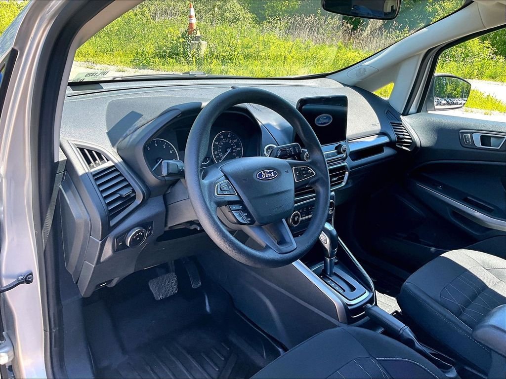 Used 2022 Silver Ford SE image 8