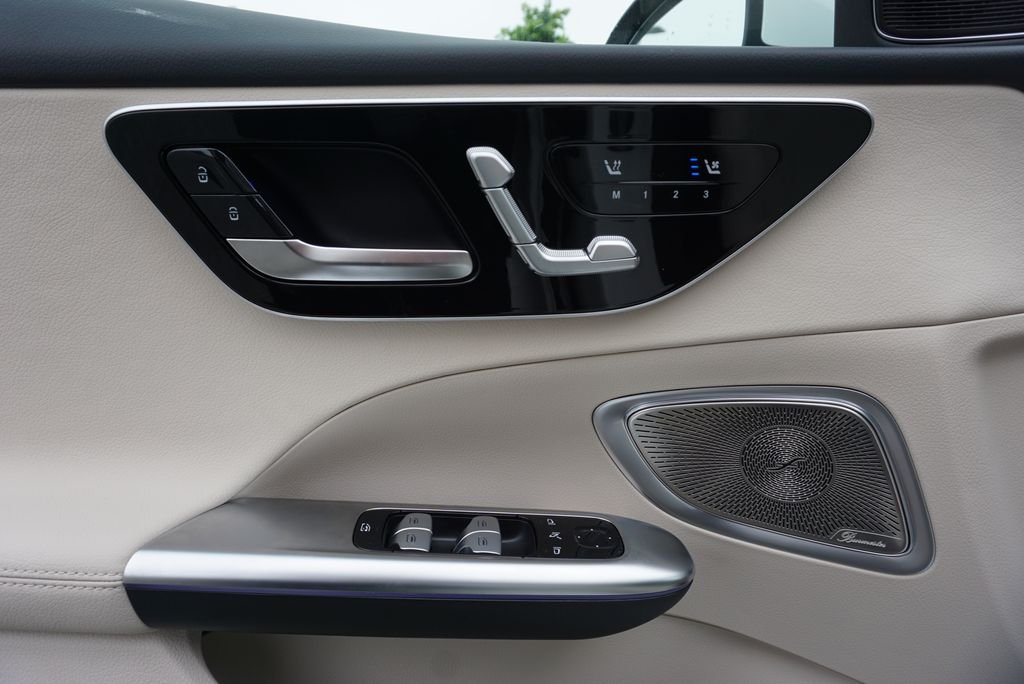 New 2026 Polar White Mercedes-Benz C 300 image 10