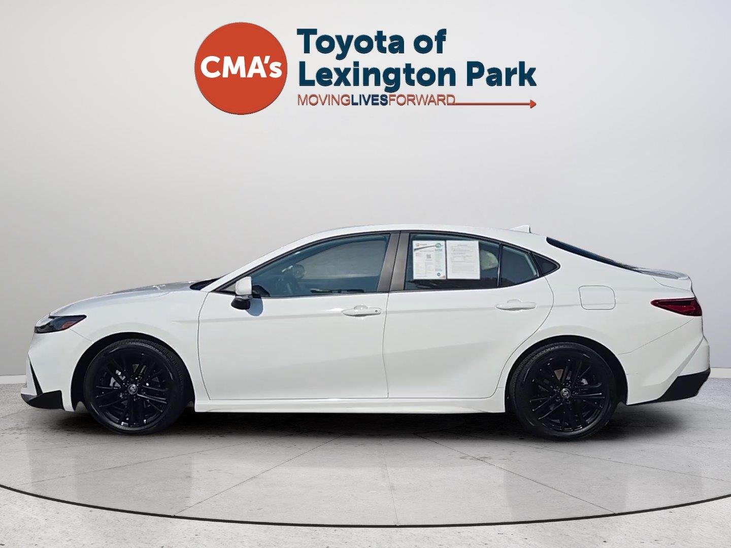 Used 2025 Ice Cap Toyota SE image 2