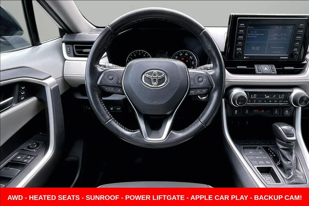 Used 2020 Gray Toyota XLE Premium image 8