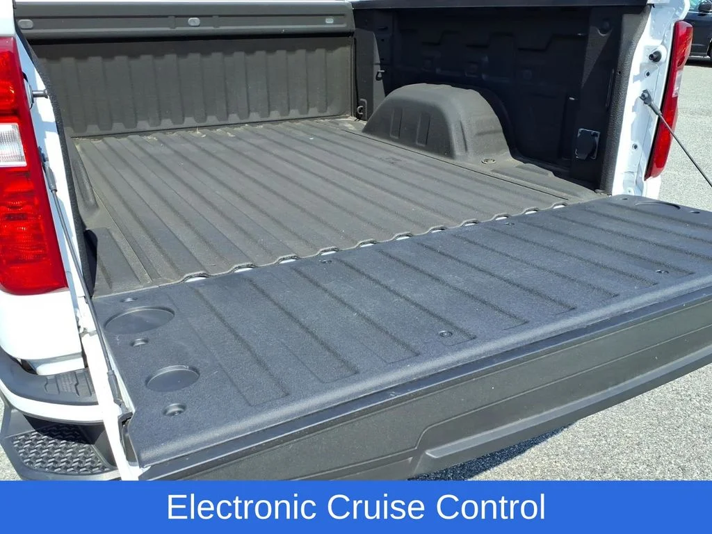 Used 2025 White Chevrolet Custom image 34