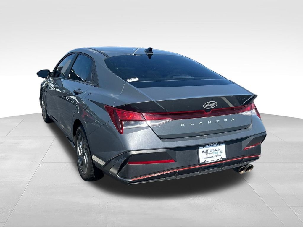 Used 2024 Gray Hyundai SEL image 3