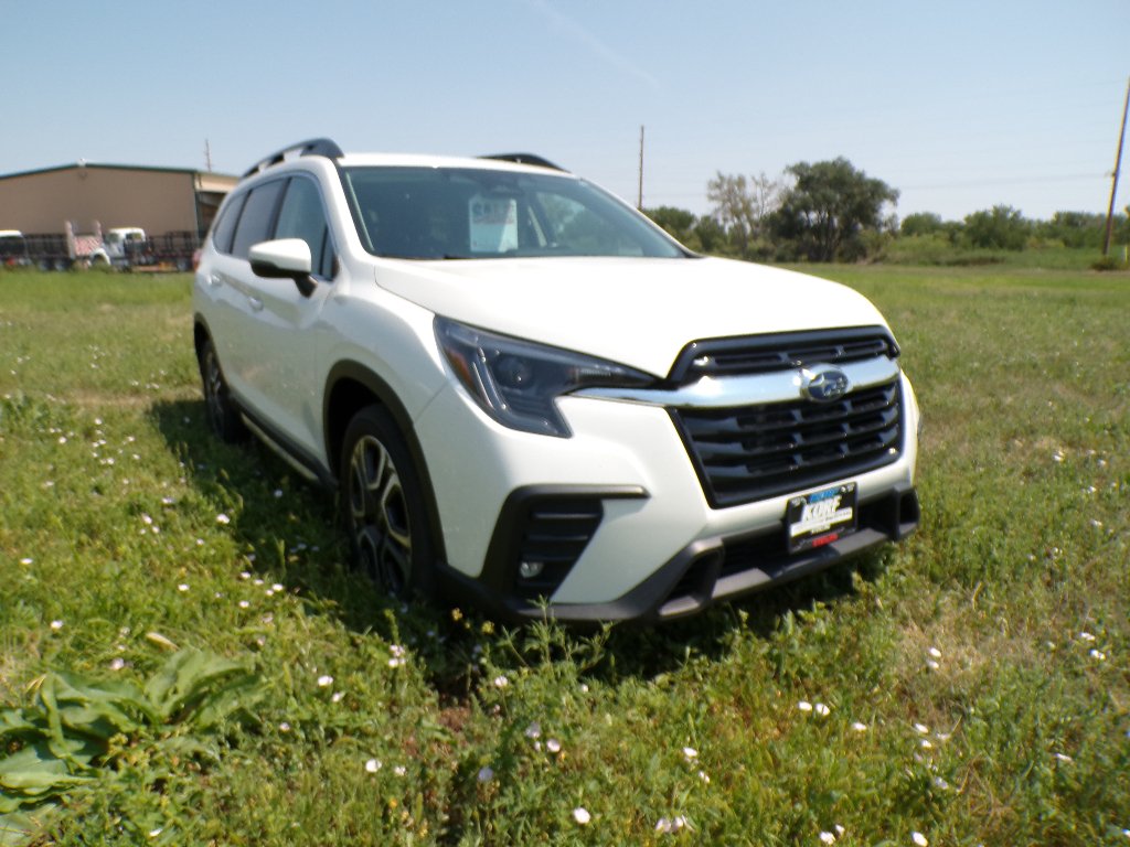 Used 2023 Crystal White Pearl Subaru Limited image 2