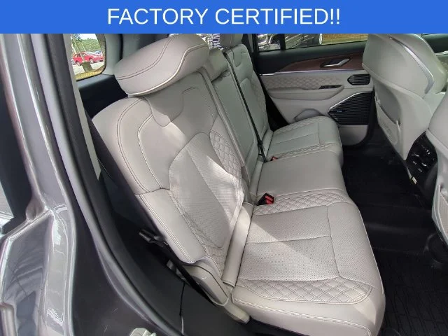 Used 2022 Gray Jeep Summit 4xe image 36