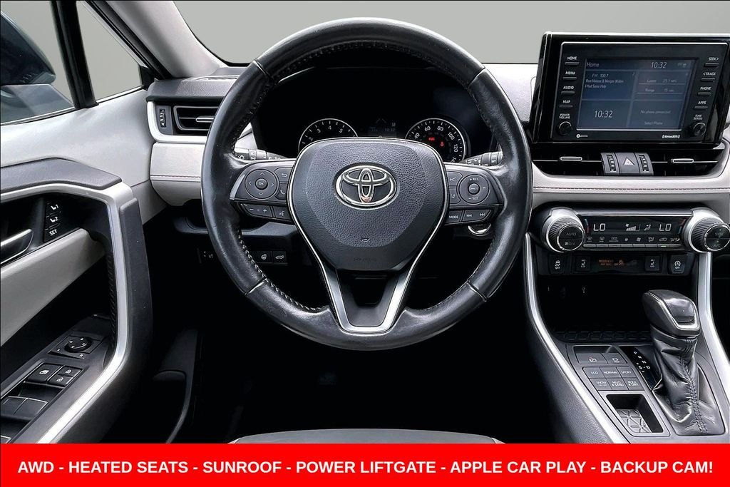 Used 2020 Gray Toyota XLE Premium image 8