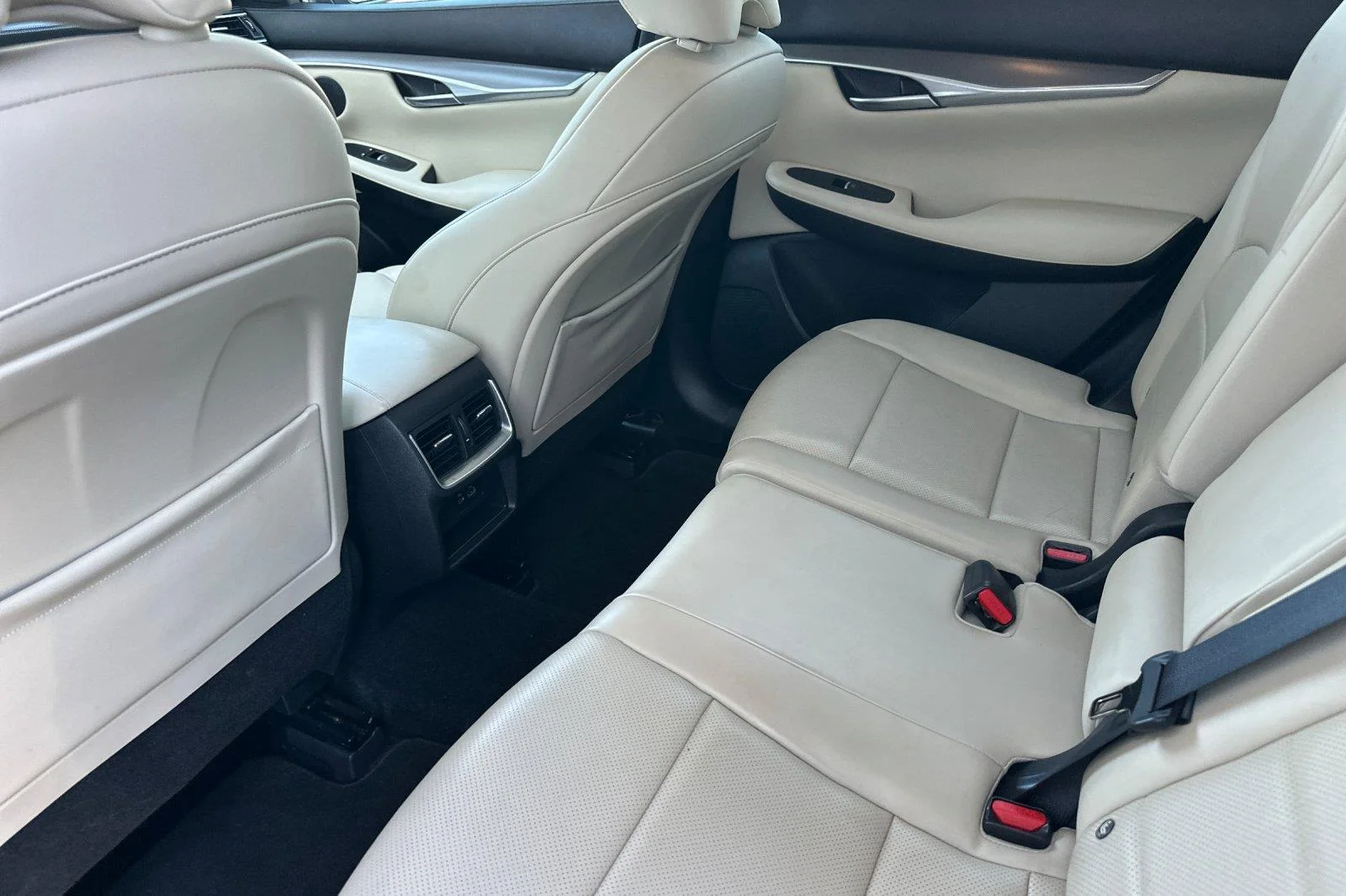 Used 2022 Slate Gray INFINITI LUXE image 12
