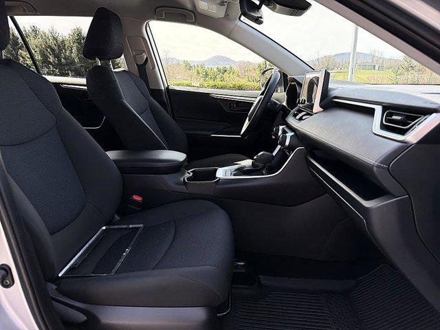 Certified Used 2025 SILVER SKY METALLIC Toyota  image 19