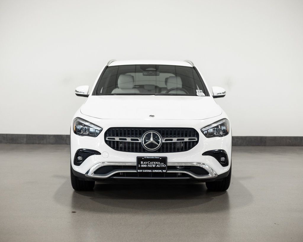 Certified Used 2025  Mercedes-Benz GLA 250 image 2